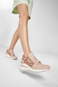 Aldo Adwiwiax Pillow Walk ☁️