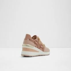 Aldo Adwiwiax Pillow Walk ☁️