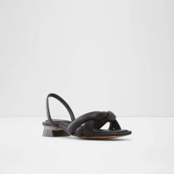 Aldo Pillow Walk ☁️ Buttercupp