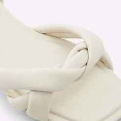 Aldo Pillow Walk ☁️ Buttercupp