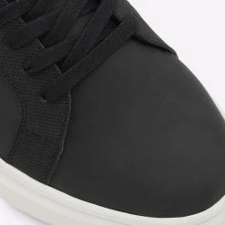 Aldo Caecien Trainers