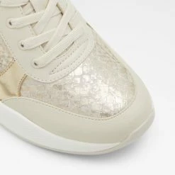 Aldo Pillow Walk ☁️ Cerina