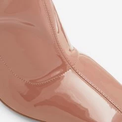 Aldo Pillow Walk โ๏ธ Fidella