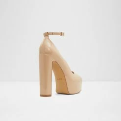 Aldo Fonda Pillow Walk ☁️