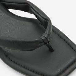 Aldo Gisela Pillow Walk ☁️