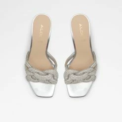 Aldo Grandly Pillow Walk ☁️