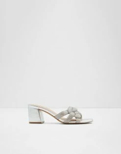 Aldo Grandly Pillow Walk ☁️