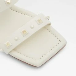 Aldo Pillow Walk ☁️ Louella