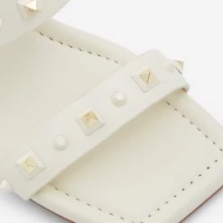 Aldo Pillow Walk ☁️ Louella