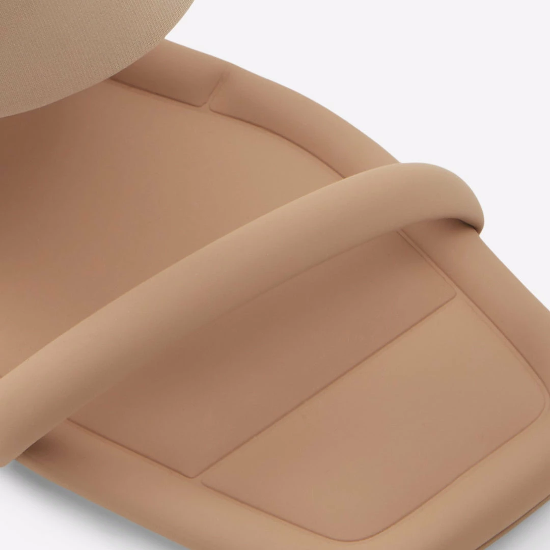 Aldo Meatha Pillow Walk ☁️