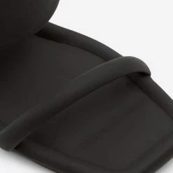 Aldo Meatha Pillow Walk ☁️