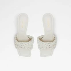 Aldo Pillow Walk ☁️ Milano