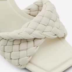 Aldo Pillow Walk ☁️ Milano