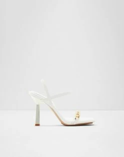 Aldo Riccheza Pillow Walk ☁️