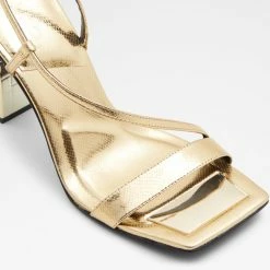 Aldo Vermeil Pillow Walk ☁️