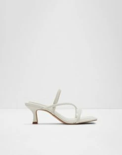 Aldo Pillow Walk ☁️ Zoebaen